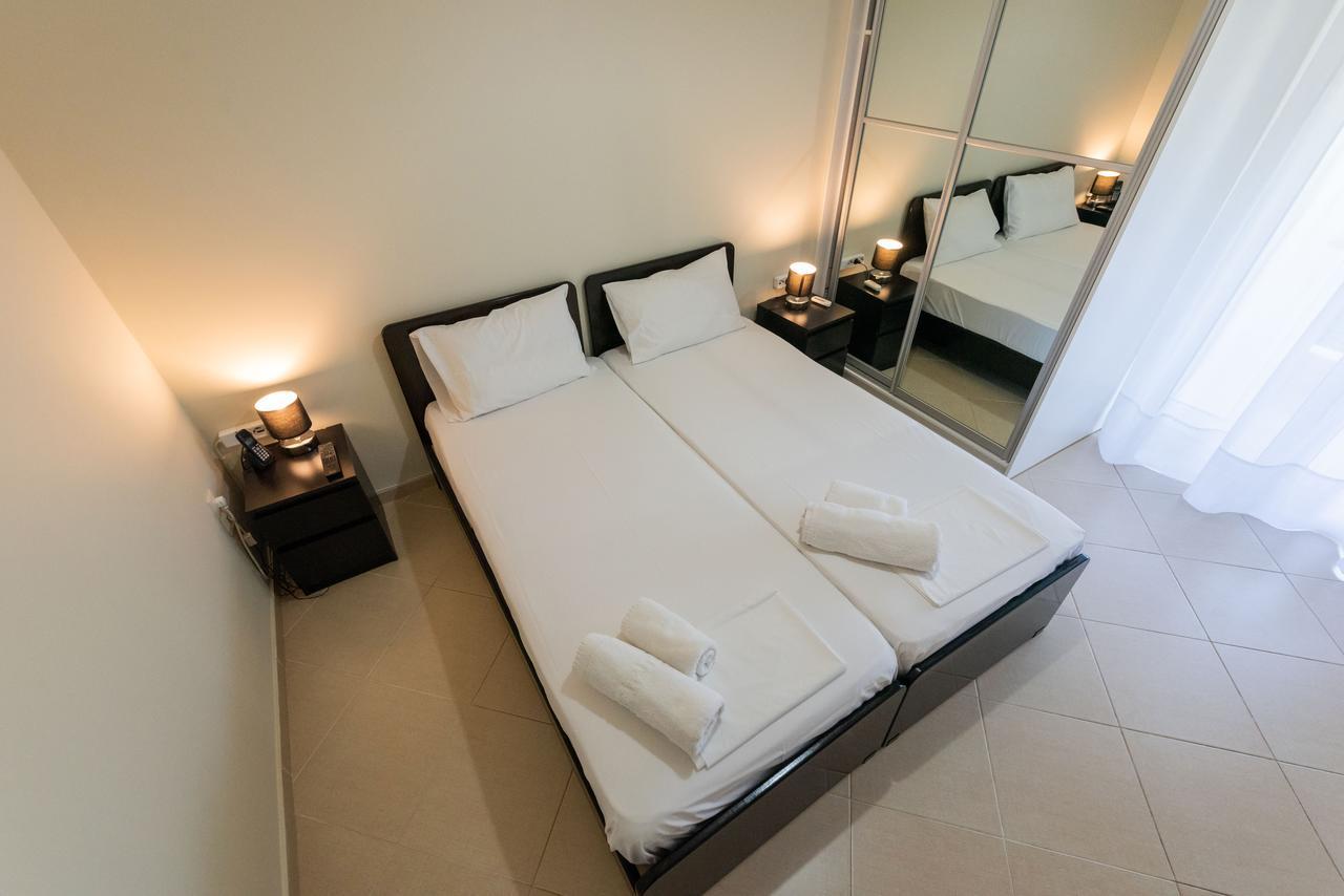 קלמאטה Grand Suites With Private Pools מראה חיצוני תמונה