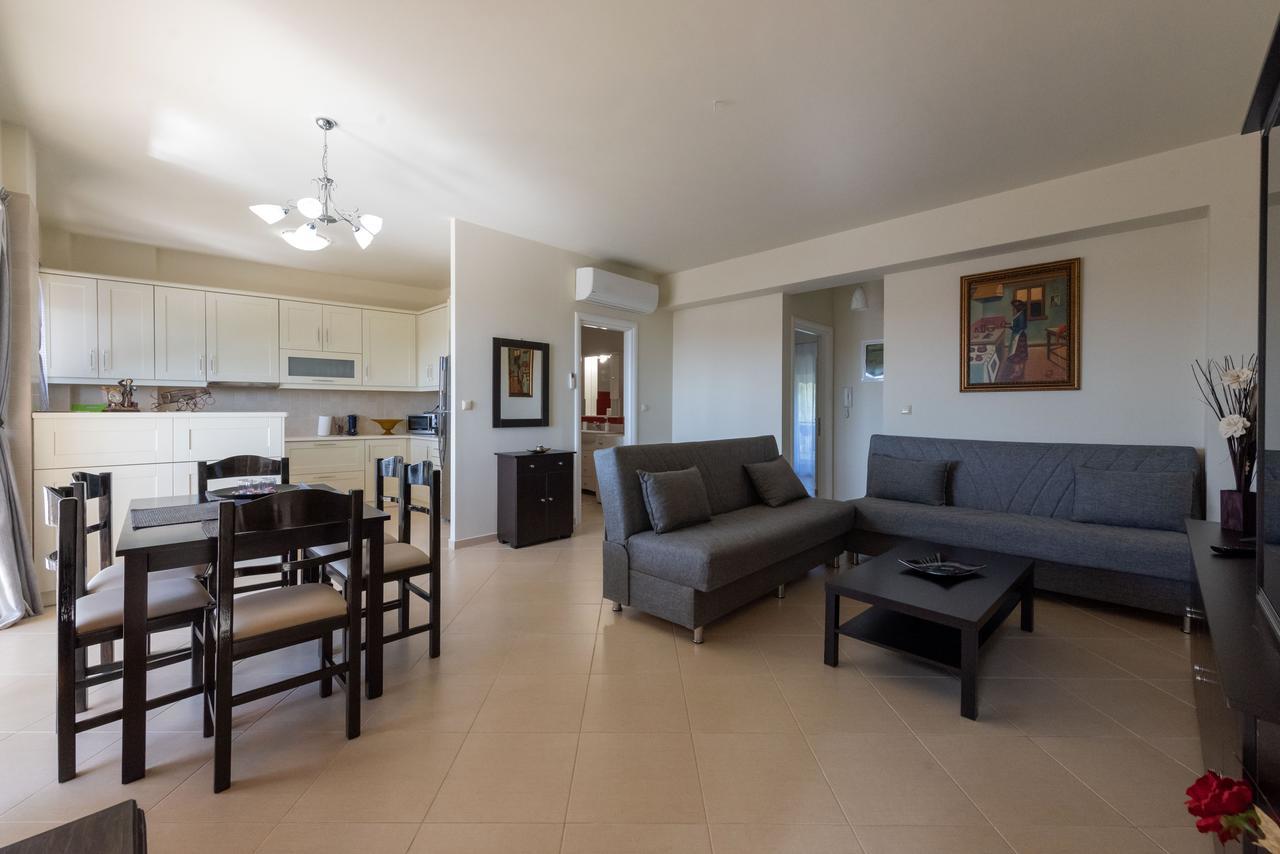 קלמאטה Grand Suites With Private Pools מראה חיצוני תמונה