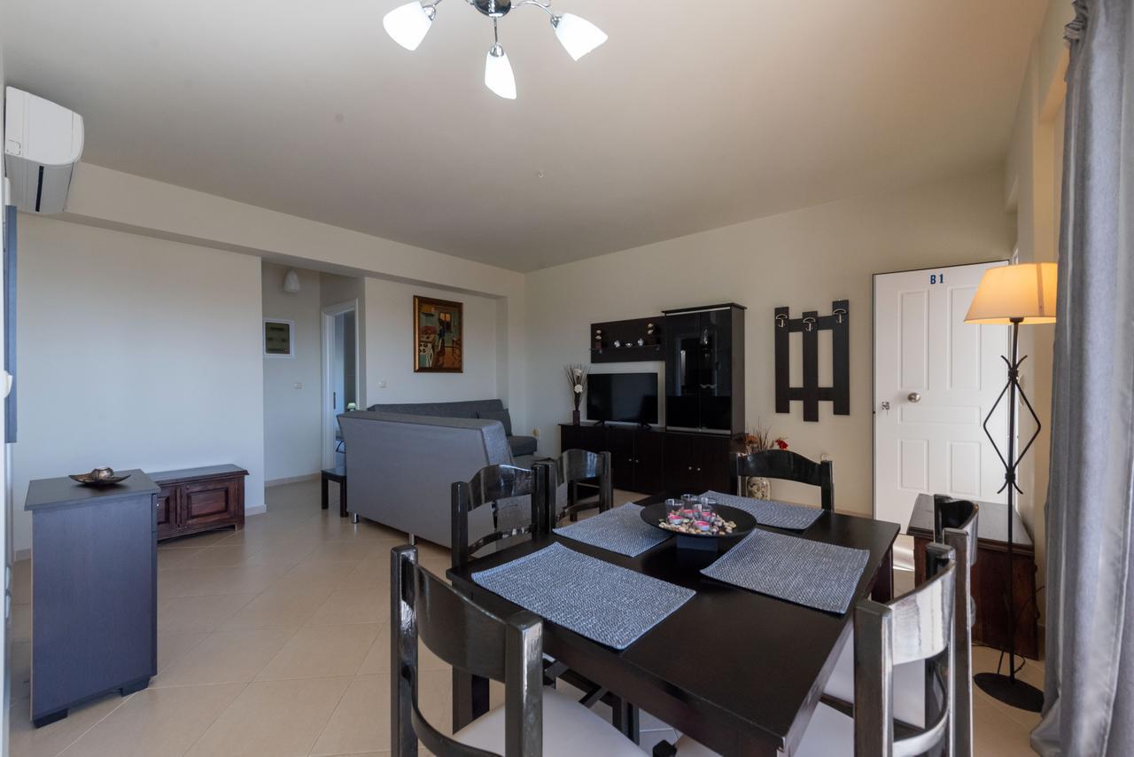 קלמאטה Grand Suites With Private Pools מראה חיצוני תמונה