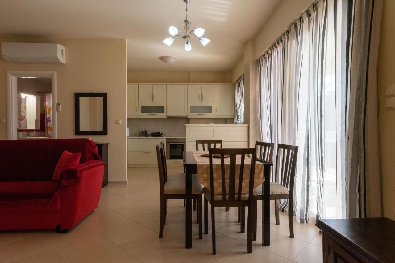 קלמאטה Grand Suites With Private Pools מראה חיצוני תמונה