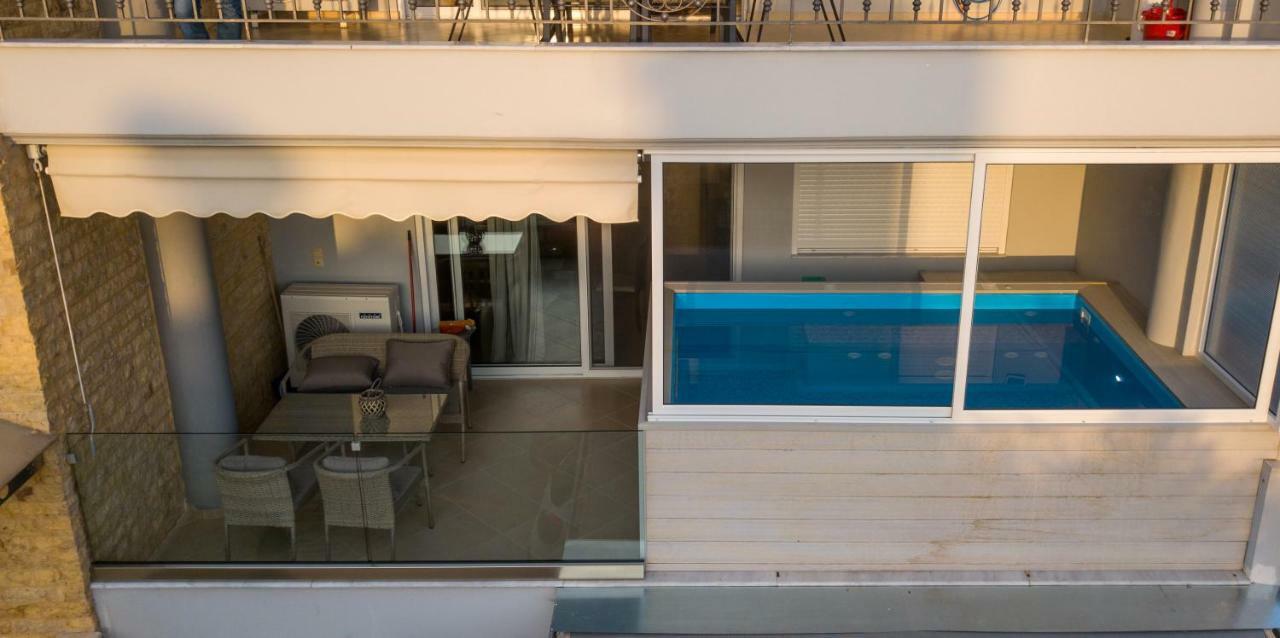 קלמאטה Grand Suites With Private Pools מראה חיצוני תמונה